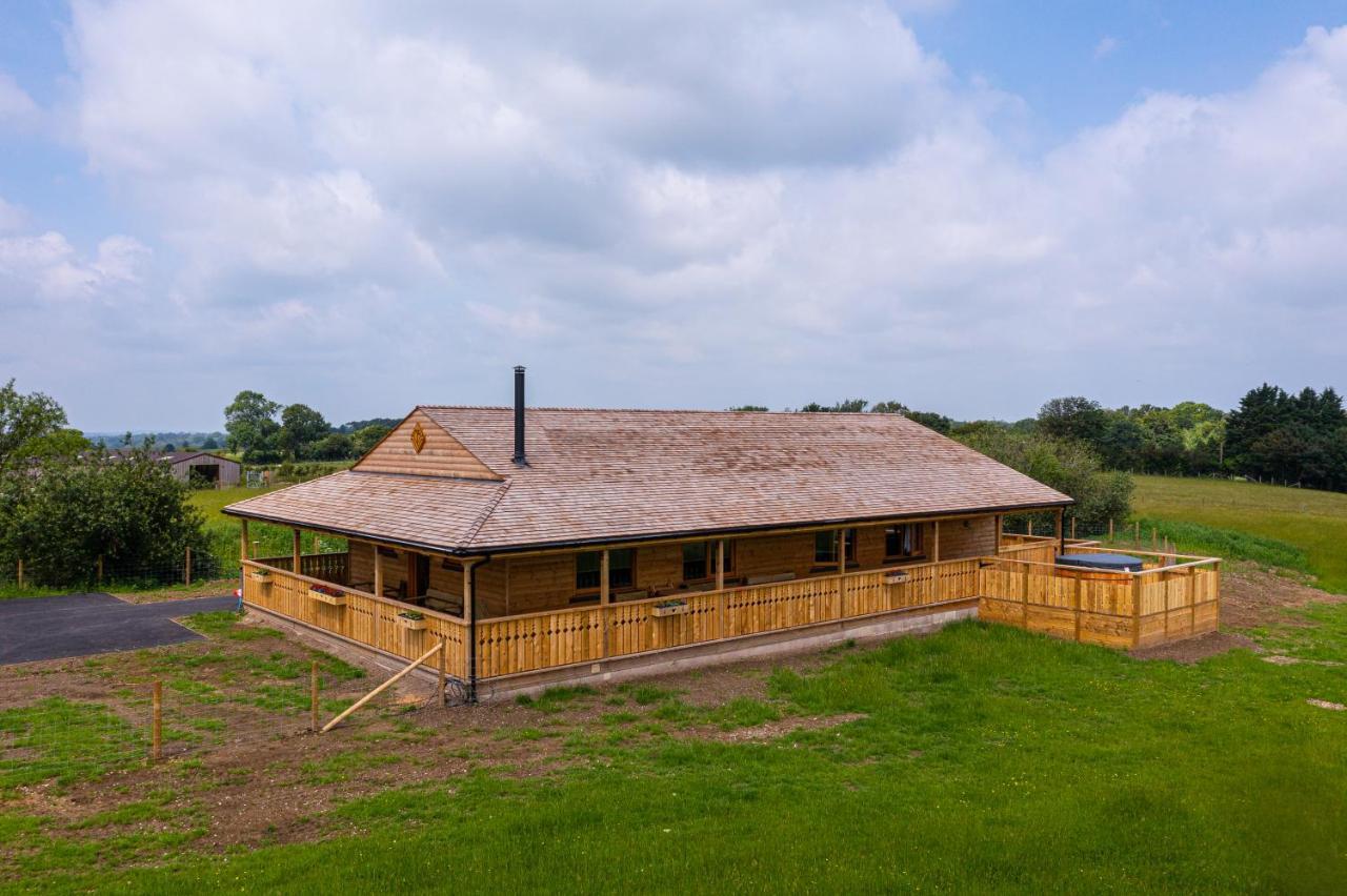 Luxury Log Cabin With A Hot Tub Stone  Esterno foto
